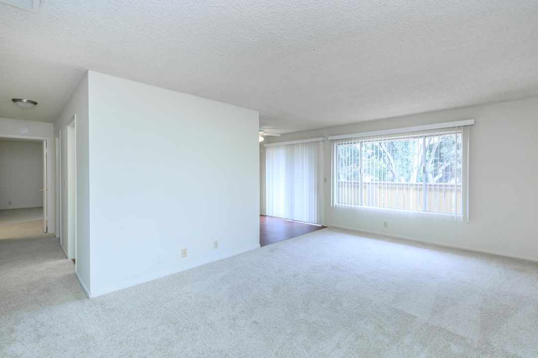 the timbers apartment homes 301 w vineyard ave oxnard ca apartments for rent rent com