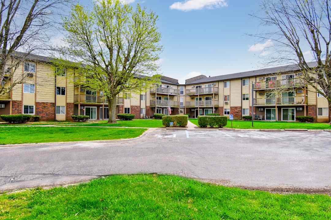 The Crossing 3600 Western Ave Connersville, IN Apartments for Rent