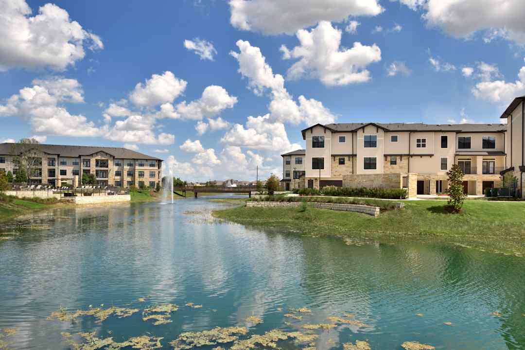 Olympus Falcon Landing Apartments - Katy Tx 77494