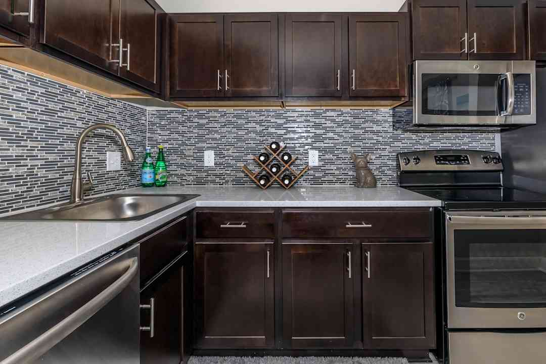 Infinity At Plaza West 4440 Roanoke Pkwy Kansas City Mo Apartments For Rent Rent Com