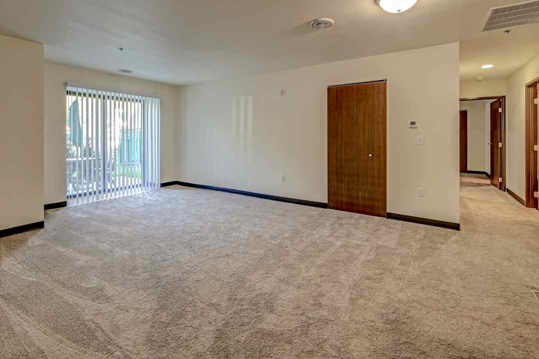 Brewers Point Apartments 1858 N Commerce St Milwaukee Wi Apartments For Rent Rent Com