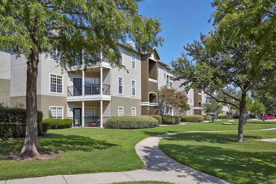 Oak Forest 1531 S State Highway 121 Lewisville Tx Apartments For Rent Rent Com