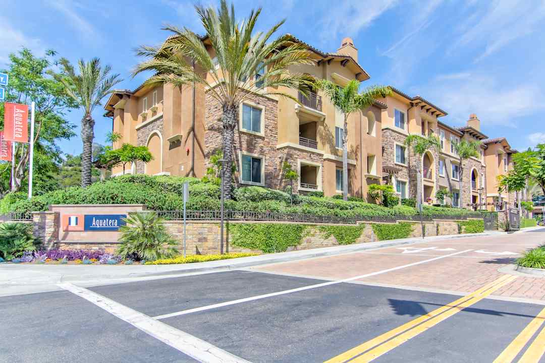 Aquatera Apartment Homes San Diego Ca 92108