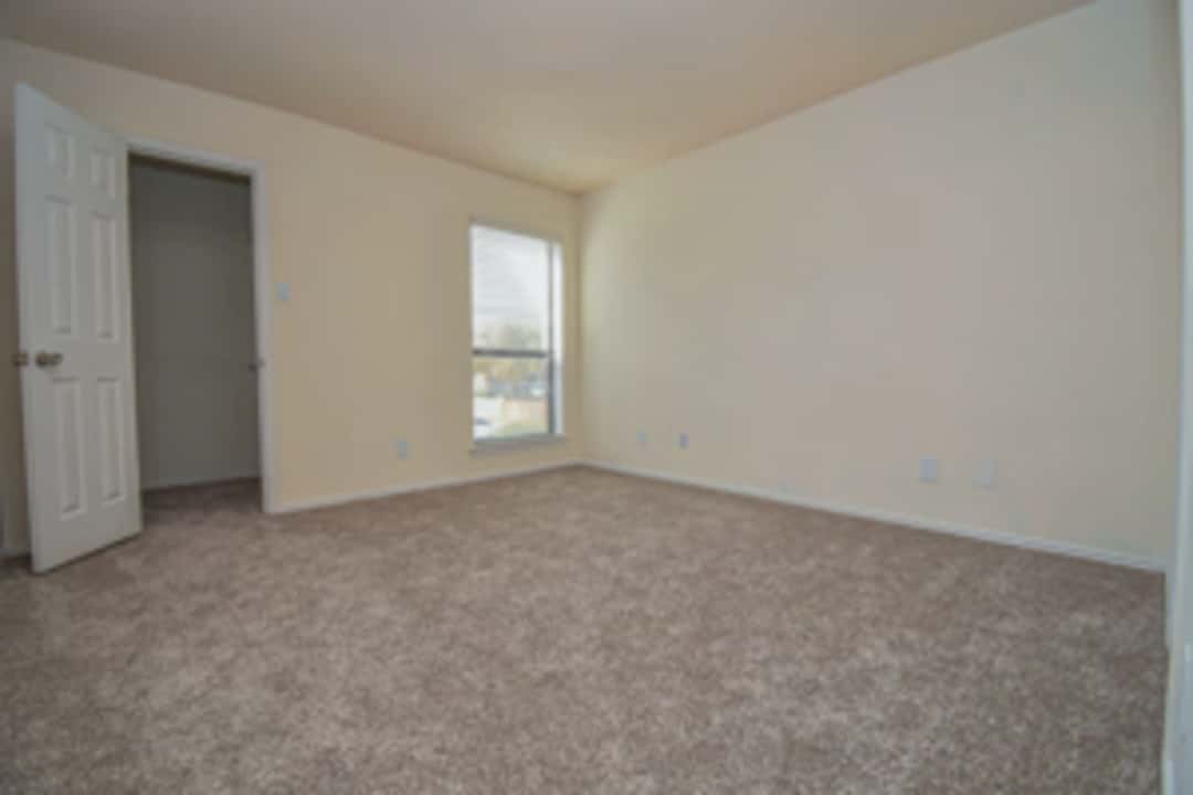 Sunset Point Apartments 2015 Randy Snow Rd Arlington Tx Apartments For Rent Rent Com