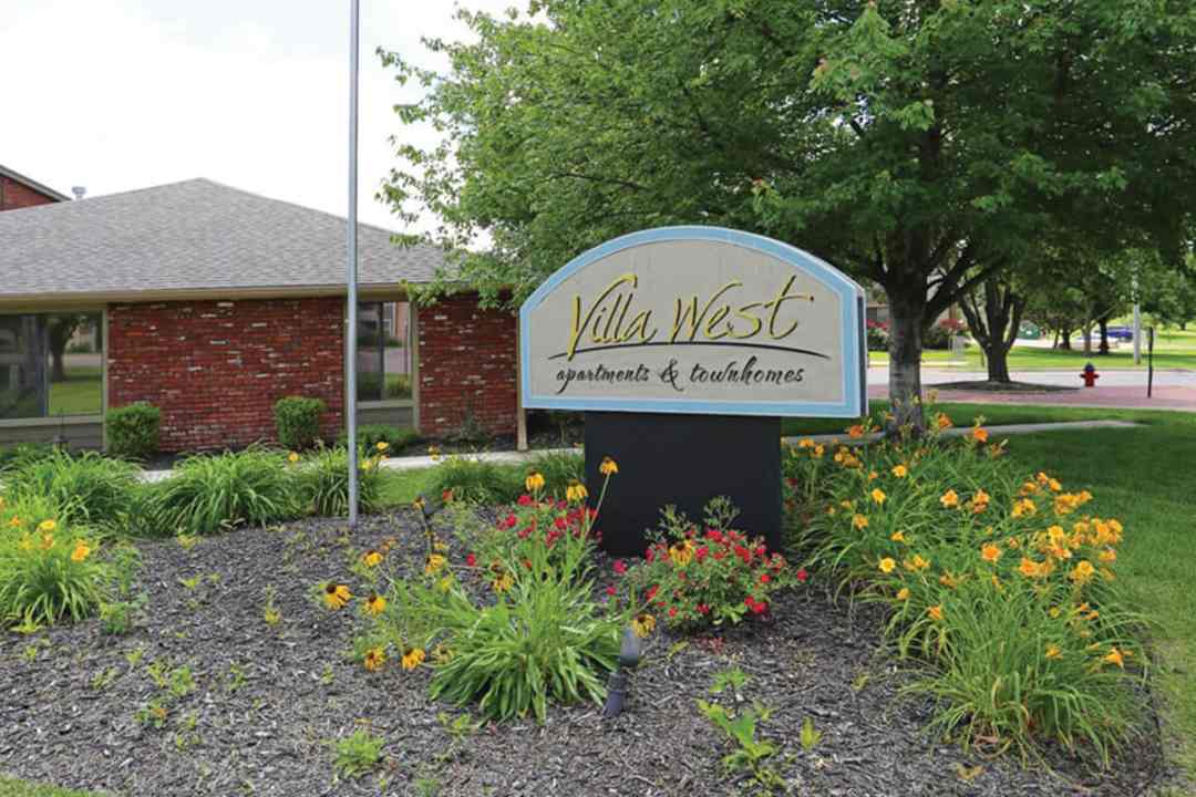 Villa West Apartments 2744 Sw Villa West Dr Topeka Ks Apartments For Rent Rent Com