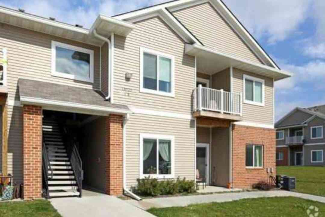 Adam Ridge 10535 Norfolk Dr 13 Johnston Ia Condos For Rent Rent Com