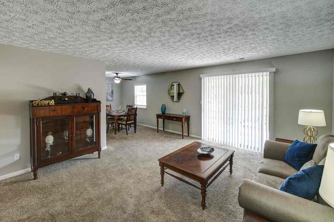 carlton apartments 2629 plaza dr indianapolis in apartments for rent rent com