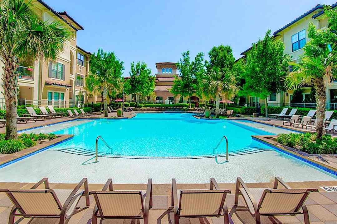 Mission at La Villita - 635 E Royal Ln | Irving, TX Apartments for Rent |  Rent.