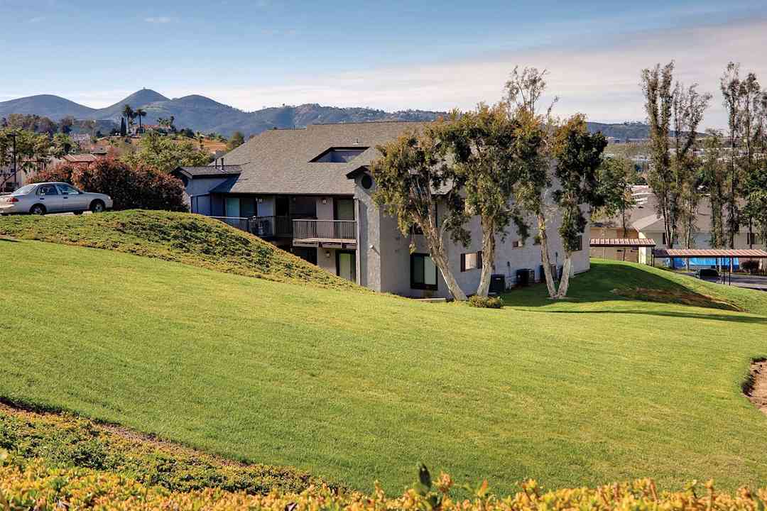 Hidden Cove Apartments - Escondido Ca 92029