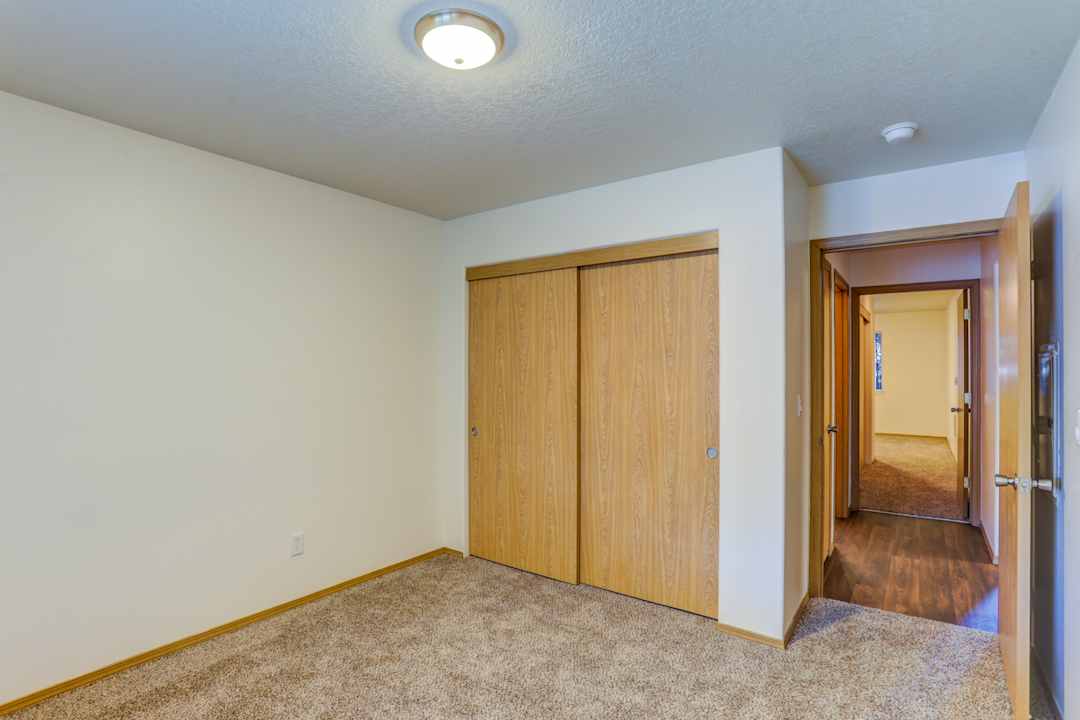 Andrea Place Apartments 473 Southeast 169th Avenue Portland Or Apartments For Rent Rent Com