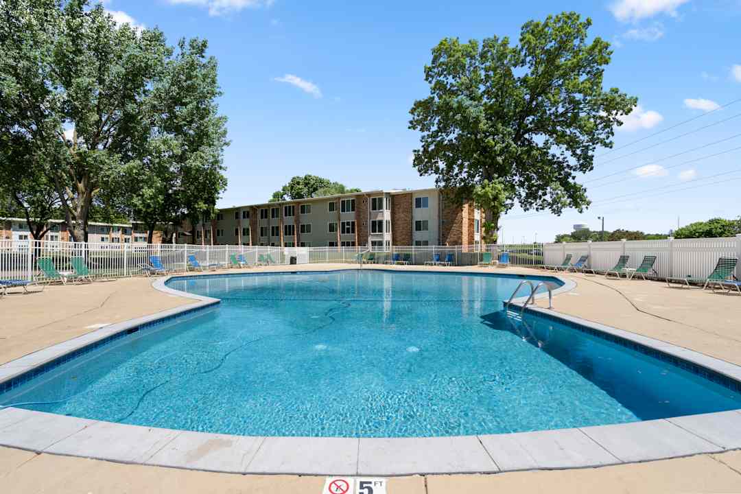 thomas lake pointe apartments