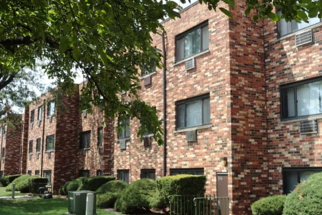 Villagebrook Apartments 278 E St Charles Rd Carol Stream Il Apartments For Rent Rent Com