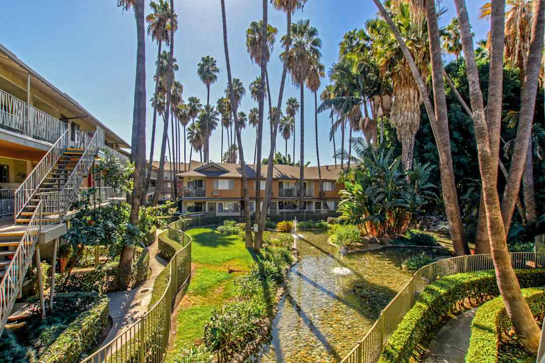 Oasis Apartments 217 N Sunset Ave West Covina Ca Apartments For Rent Rent Com