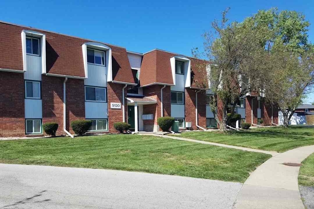 Southwyck Place Apartments Townhomes - 2200 Foxbourne Rd Toledo Oh Apartments For Rent Rentcom