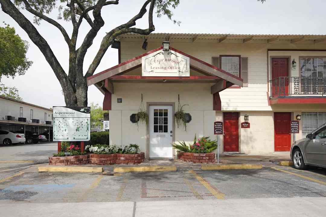 Aspenwood Apartment Homes 2121 Pech Rd Houston Tx Apartments For Rent Rent Com