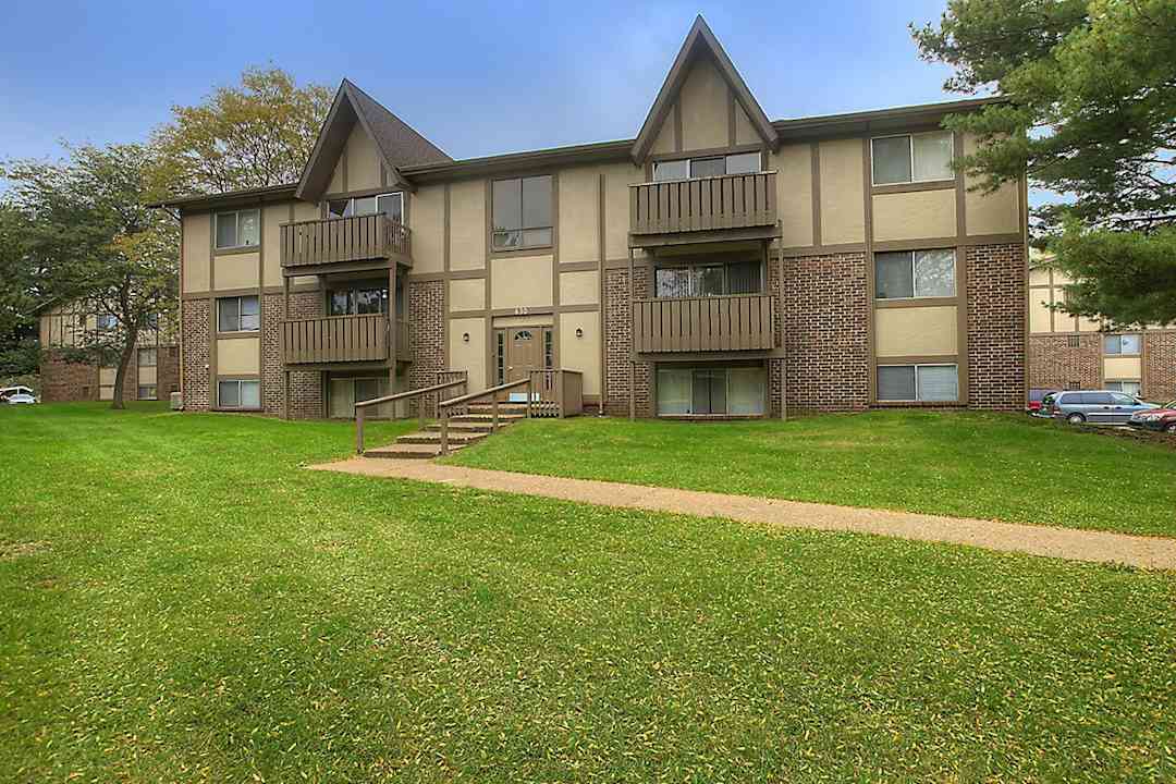 Nottingham Place Apartments 704 S Drake Rd Kalamazoo Mi Apartments For Rent Rent Com
