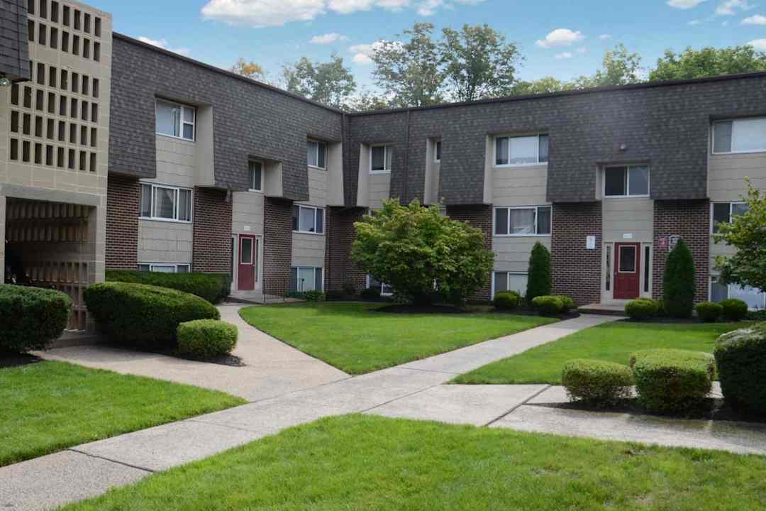 towne oaks apartments 159 main st south bound brook nj apartments for rent rent com