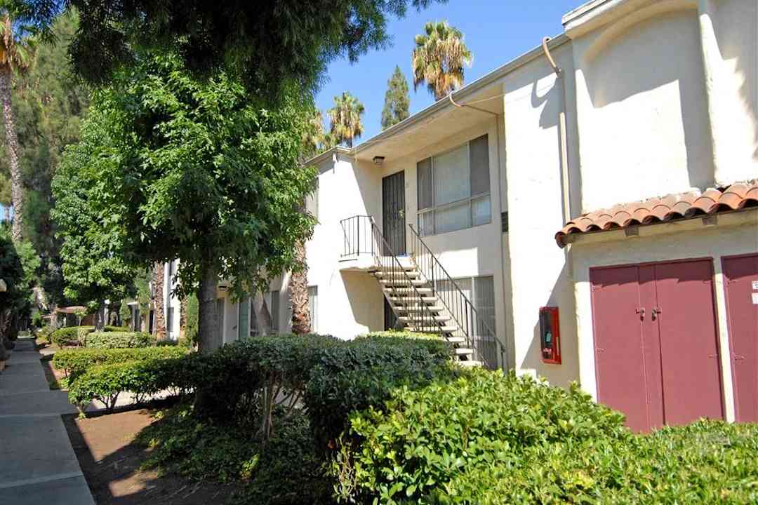 Casa Nuevas Apartments 570 S Mollison Ave El Cajon Ca Apartments For Rent Rent Com