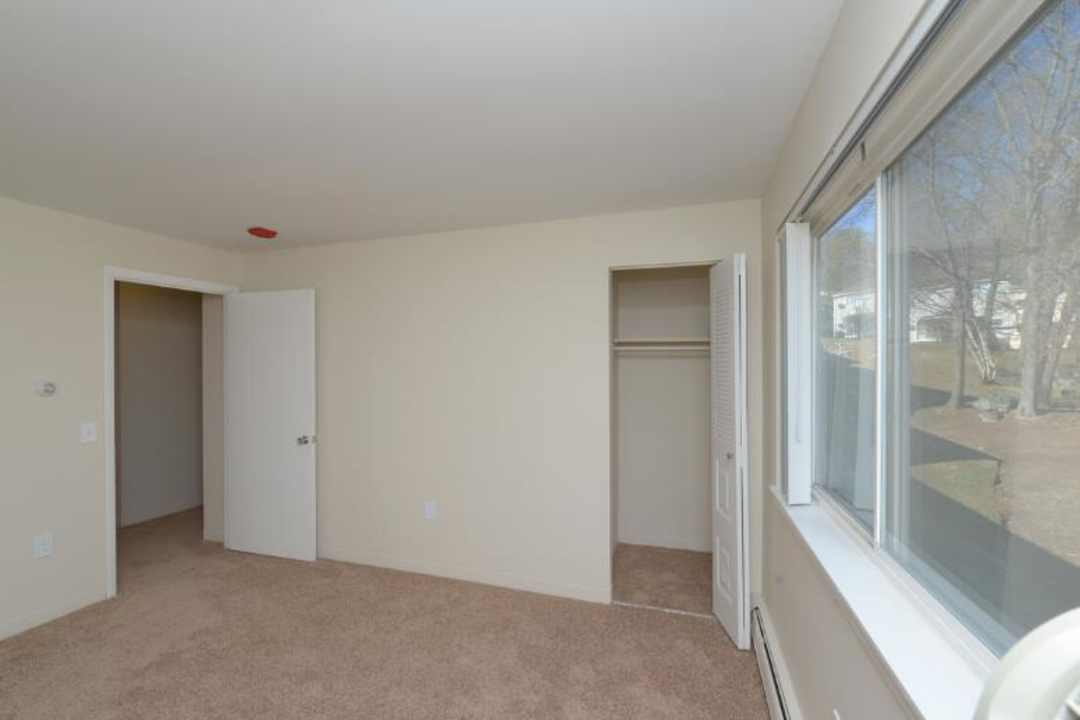 shorewood apartments 1776 bicentennial way north providence ri apartments for rent rent com