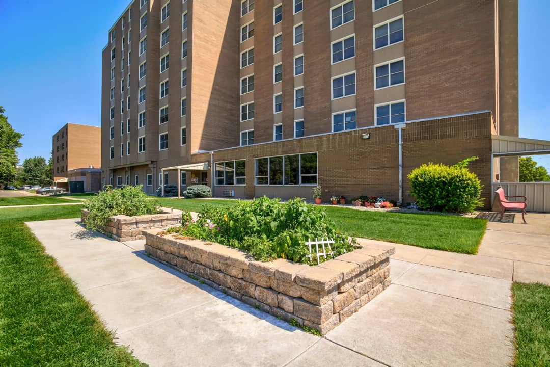 the bluffs apartments kansas