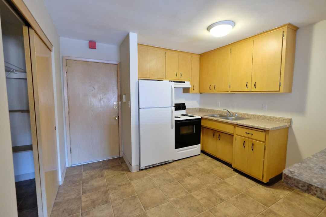 Alden Park 2044 Brewster St Saint Paul Mn Apartments For Rent Rent Com