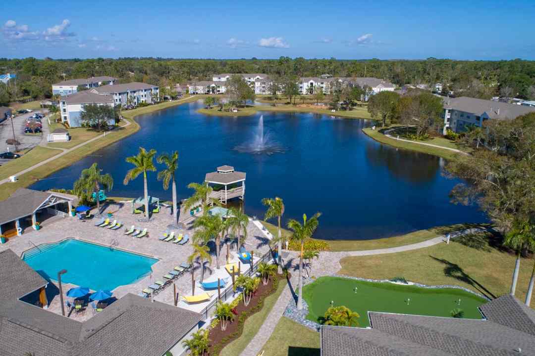 Grand Oaks At The Lake 325 Largo Circle Melbourne Fl Apartments For Rent Rent Com