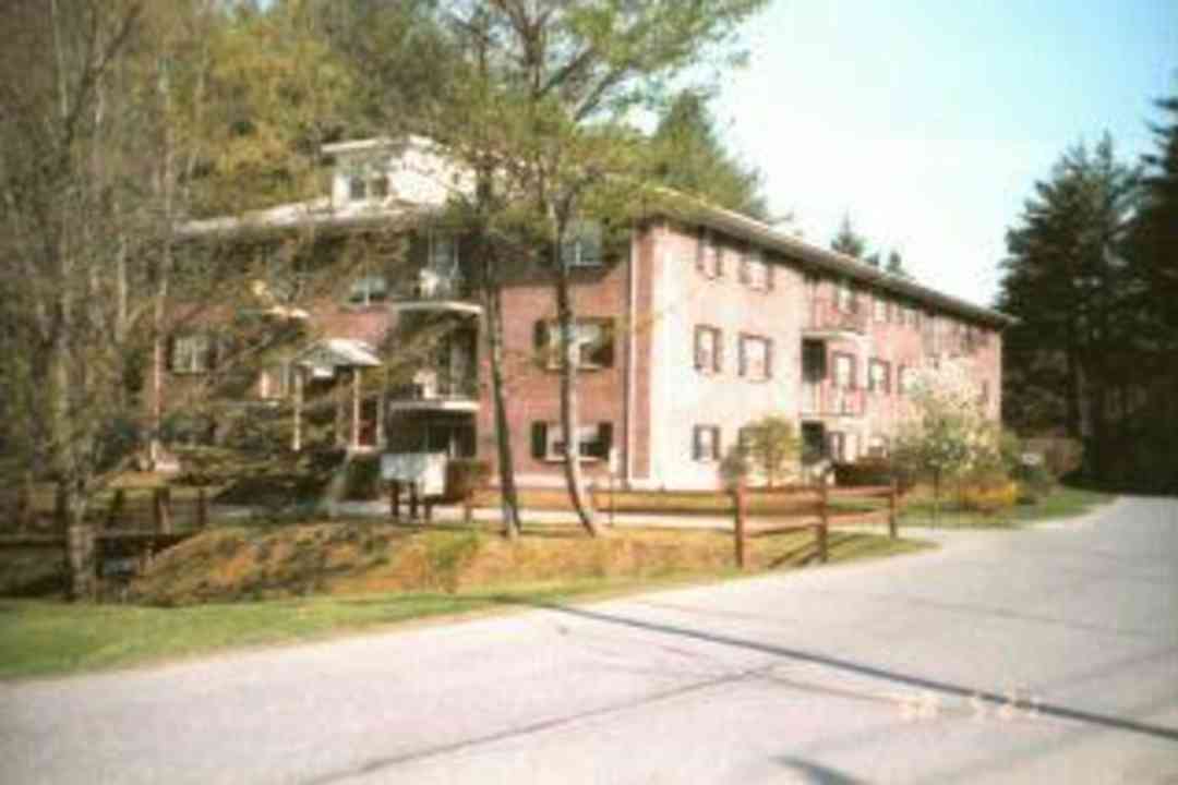 meadowbrook village apartments 4 meadowbrook vlg west lebanon nh apartments for rent rent com