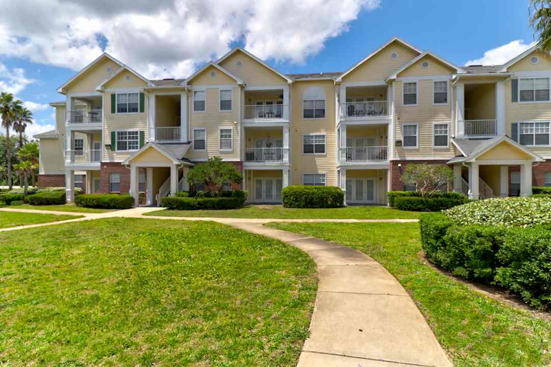 Colonnade At Regency 989 Monument Rd Jacksonville Fl Apartments For Rent Rent Com