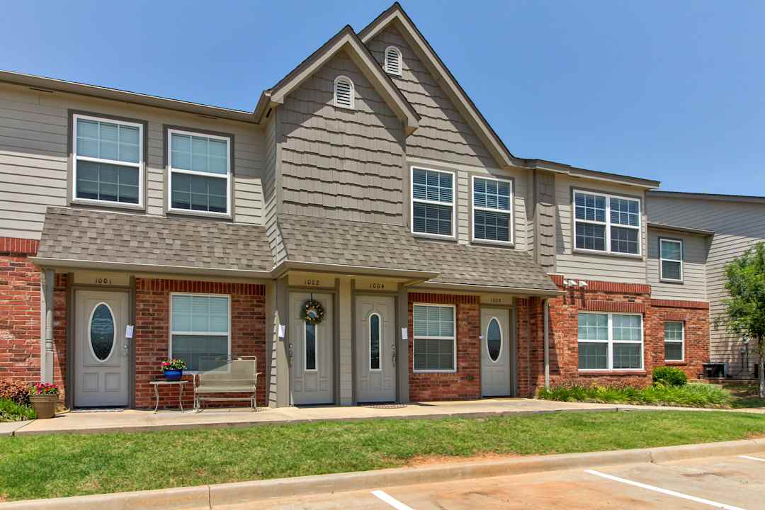 The Falls At Brookhaven 3730 W Rock Creek Rd Norman, OK Apartments