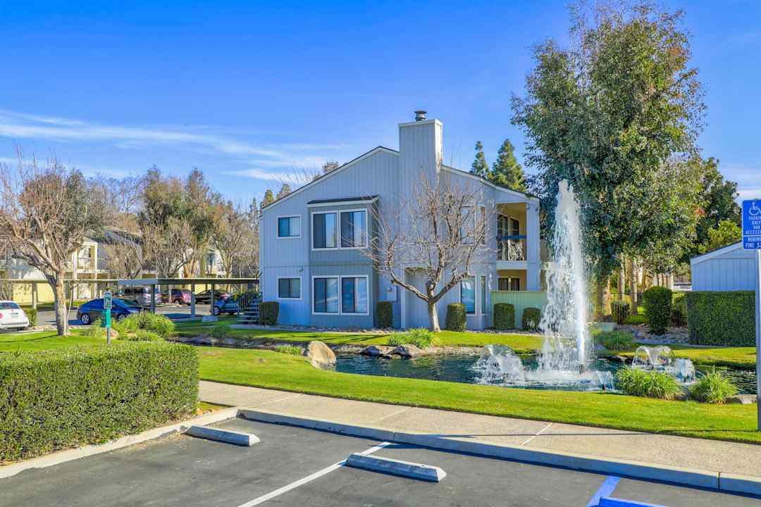 edgewater apartments bakersfield ca 93311