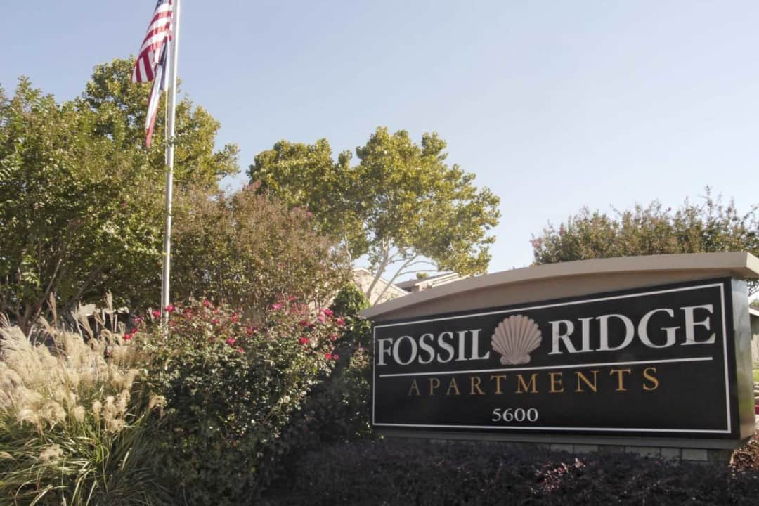 Fossil Ridge Apartments - Haltom City, TX 76137