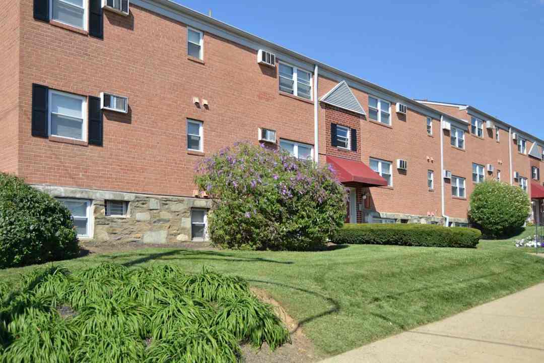cedar glen apartments 9140 old bustleton ave philadelphia pa apartments for rent rent com