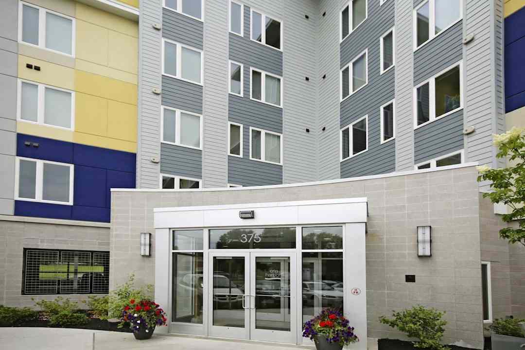 erie harbor apartments rochester ny 14620