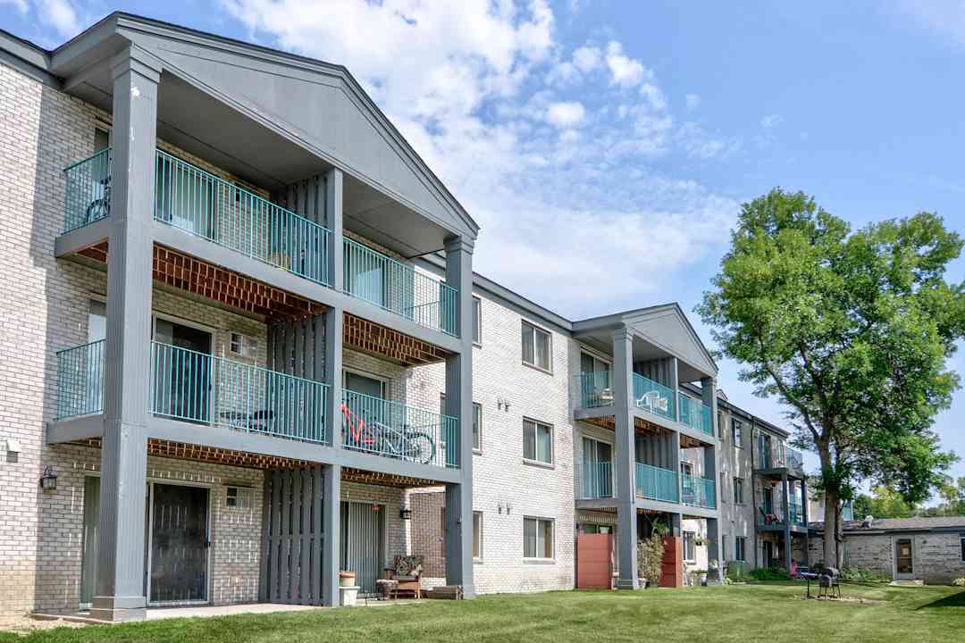 plymouth commons 3301 highway 169 n plymouth mn apartments for rent rent com