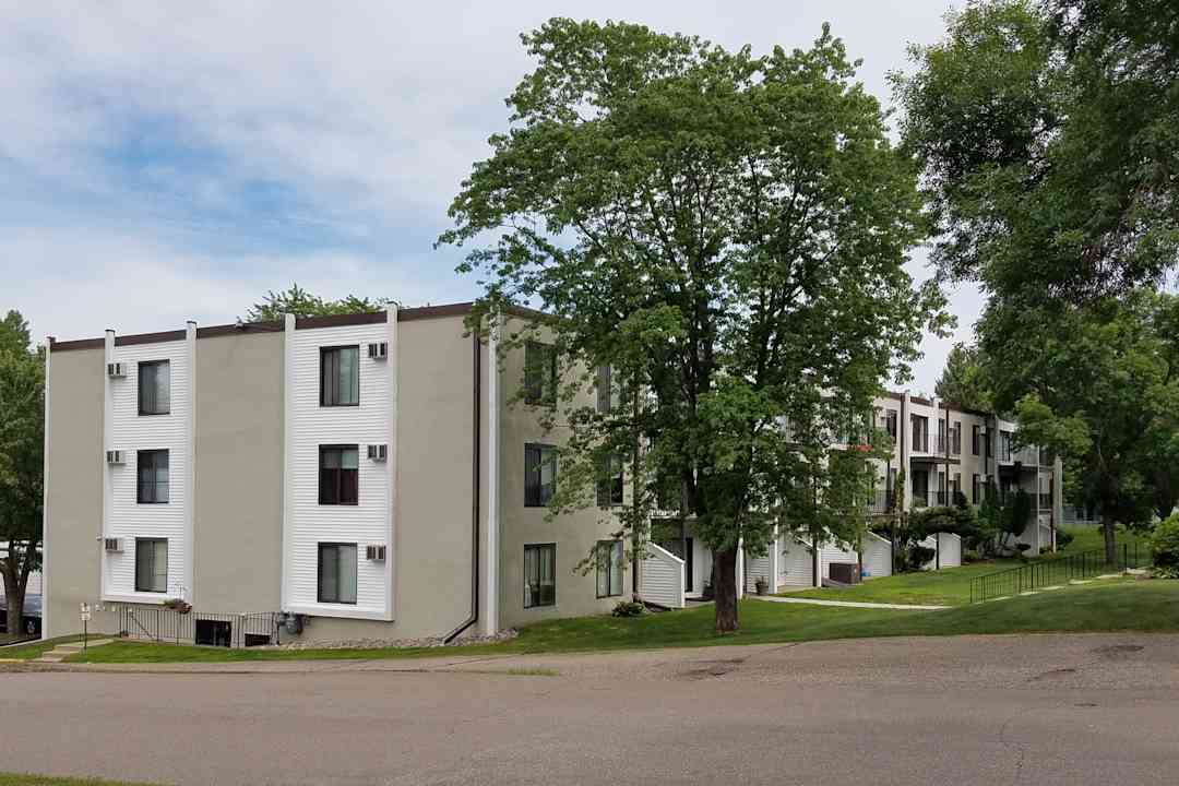 briar oaks apartments apple valley mn 55124