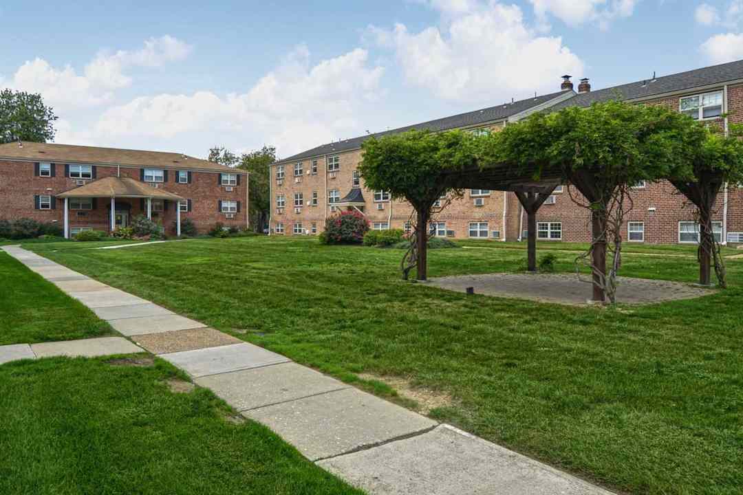 sdk stratford apartments 3120 naamans rd wilmington de apartments for rent rent com
