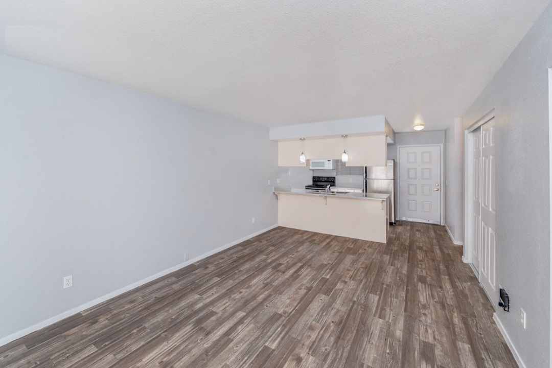 Arcadia Pointe 4330 S Eastern Ave Las Vegas Nv Apartments For Rent Rent Com