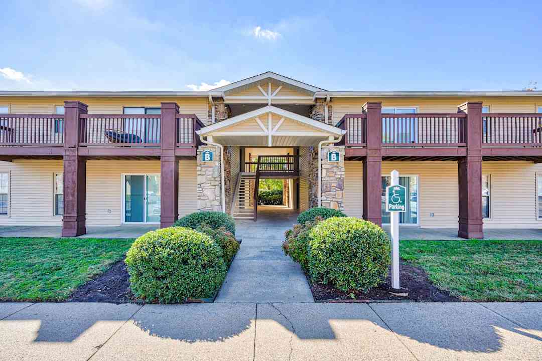 Ashford Place 2190 Memorial Dr Clarksville Tn Apartments For Rent Rent Com