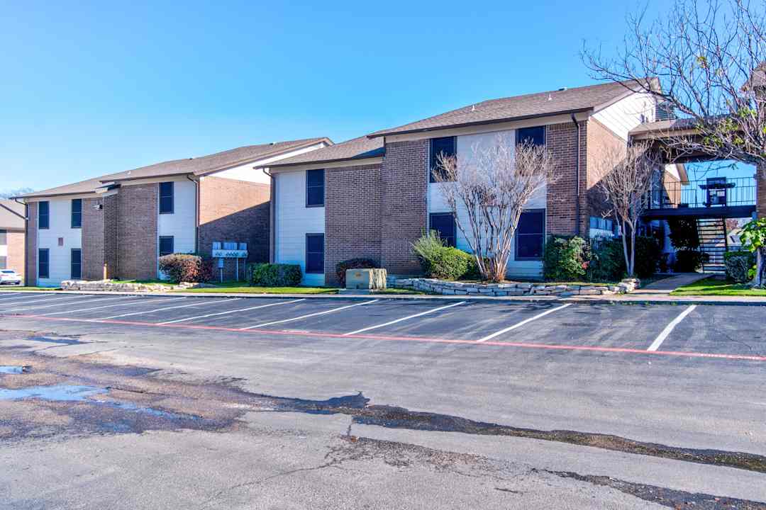 Kingswood Apartments Denton, TX 76207