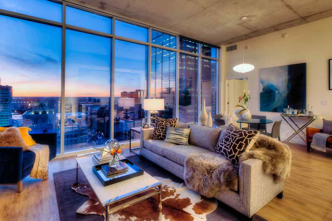 one light luxury apartments kansas city mo 64106