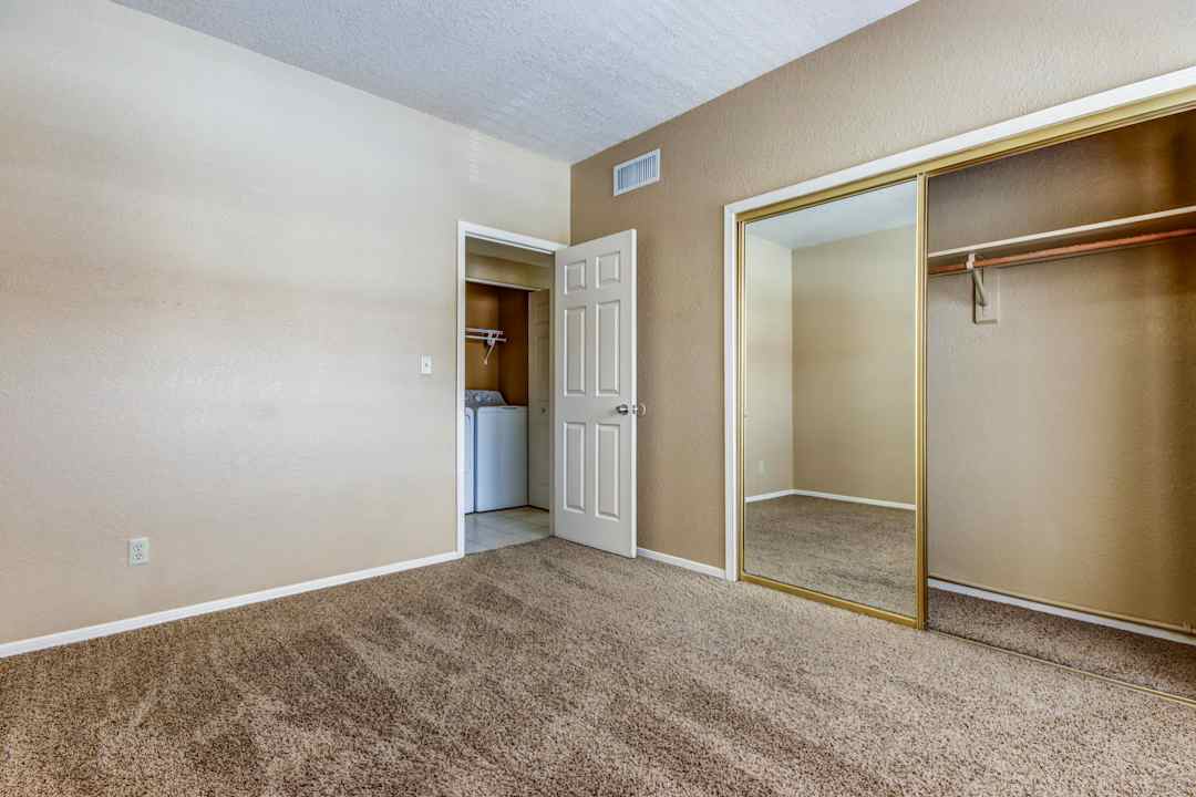 Country Crest Apartment Homes 1804 Wyoming Ave Las Cruces Nm Apartments For Rent Rent Com
