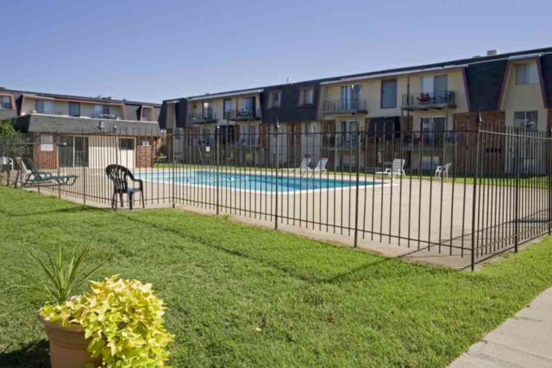 Rosewood Village Apartments 2072 E St Springfield, MO