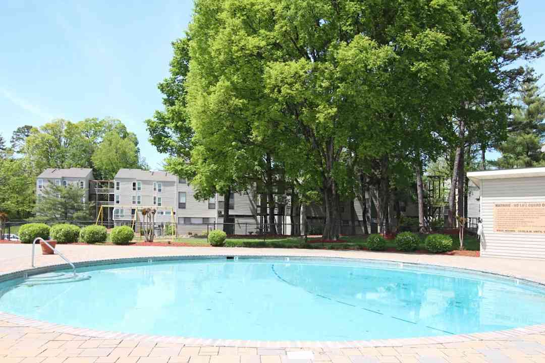 Meadowood Apartments 4000 Pleasant Ridge Rd Knoxville Tn Apartments For Rent Rent Com