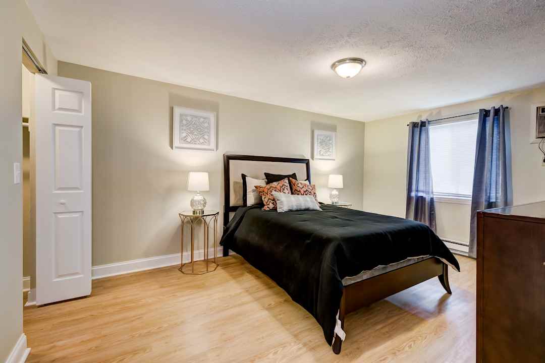 The Flats At Fox Hill Apartments - Monroeville Pa 15146