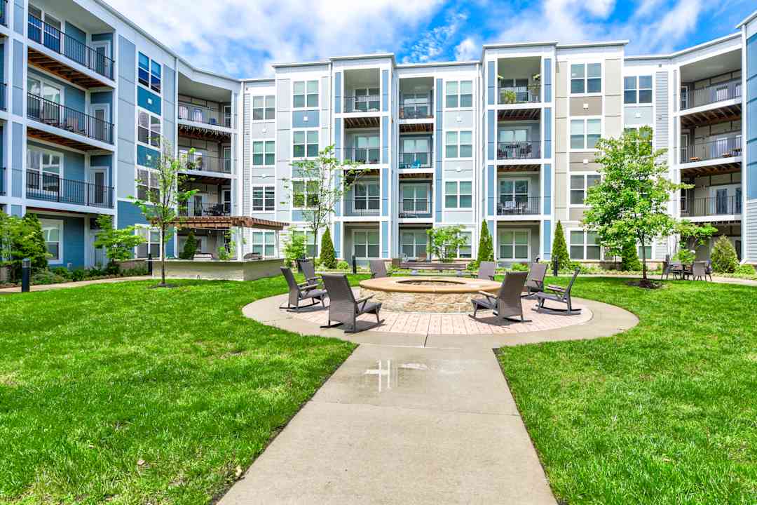 The Flats At Austin Landing 10050 Innovation Dr Miamisburg Oh Apartments For Rent Rent Com