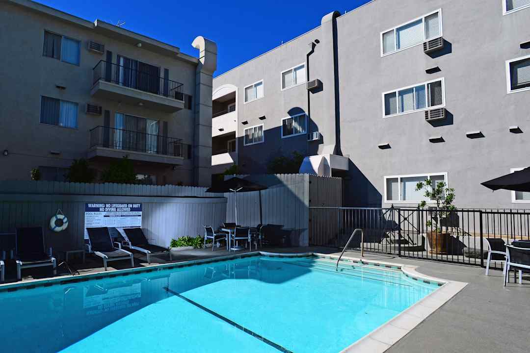Axiom Westwood 415 Gayley Ave Los Angeles Ca Apartments For Rent Rent Com