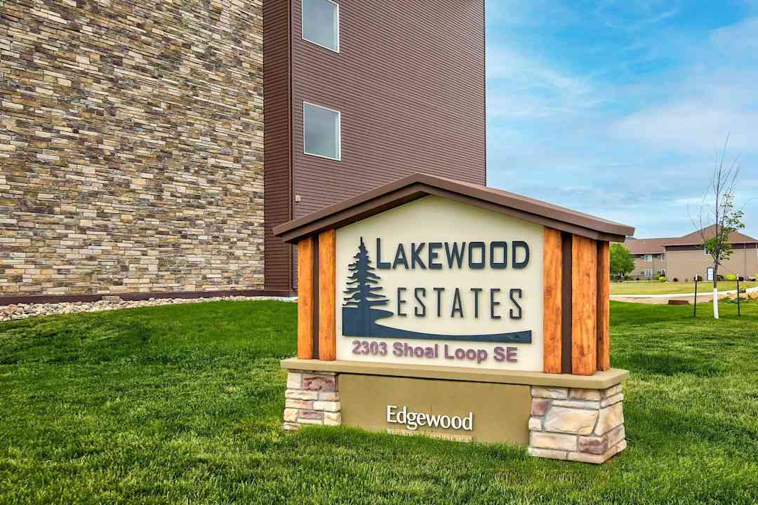 Lakewood 2 Bedroom/2 Bath