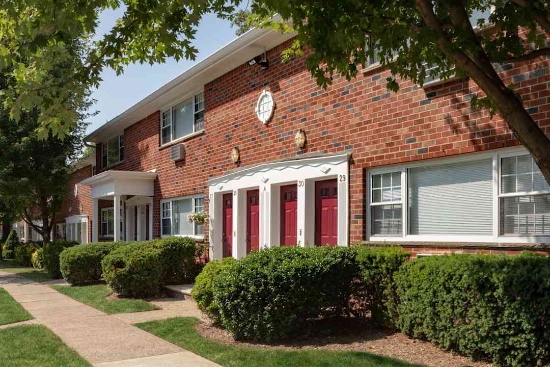 Arla Apartments 111 Passaic Ave Nutley Nj Apartments For Rent Rent Com