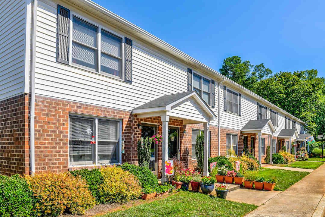 Residences At Belmont 199 Belmont Mount Holly Rd Belmont Nc Apartments For Rent Rent Com