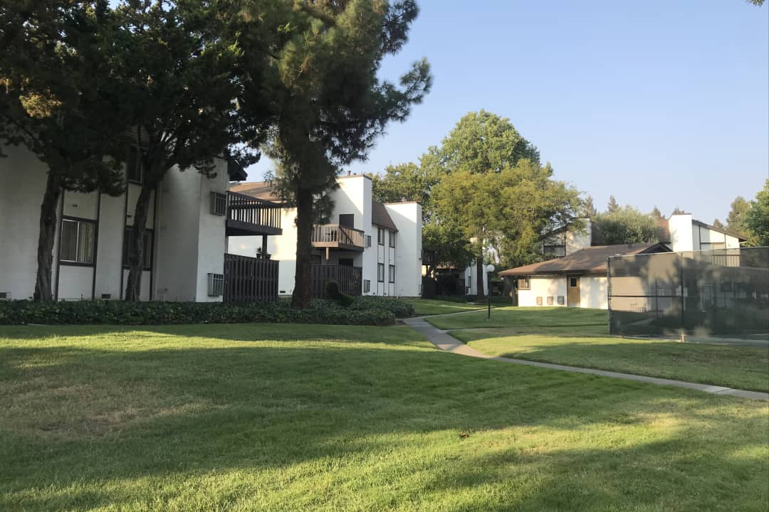 Country Club Apartments - Fairfield, CA 94533